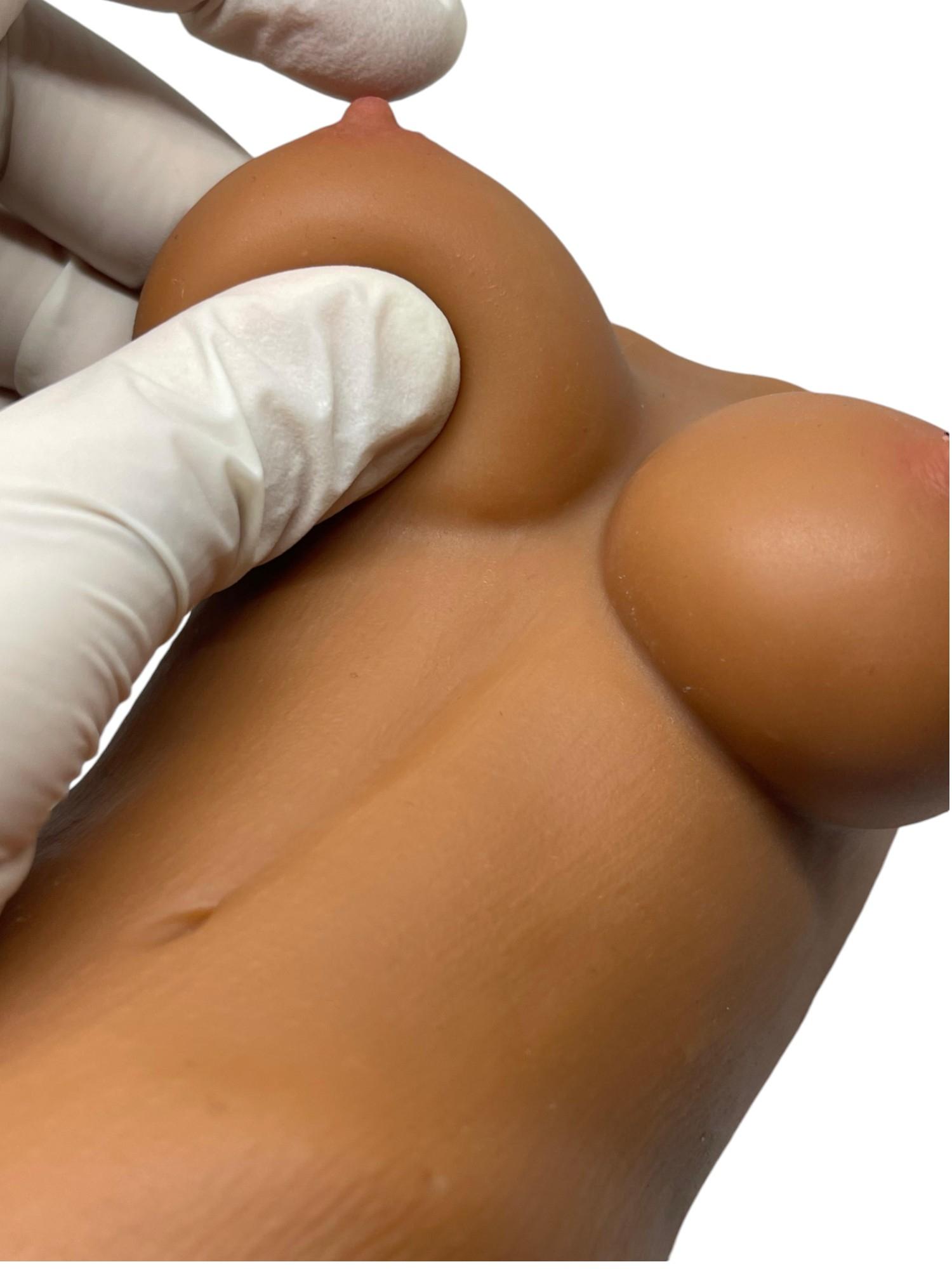 Göğüs Ekstralı Deri Hissiyatlı Suni Vajina Mastürbatör 